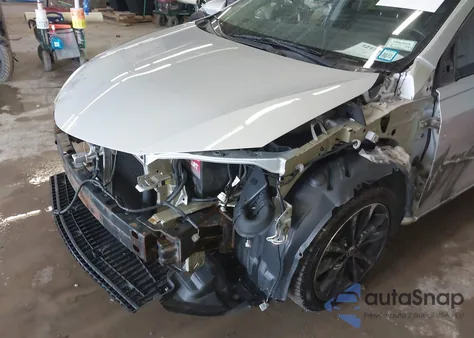 2018 Toyota Corolla Se z USA, uszkodzony, nr VIN 5YFBURHEXJP790142